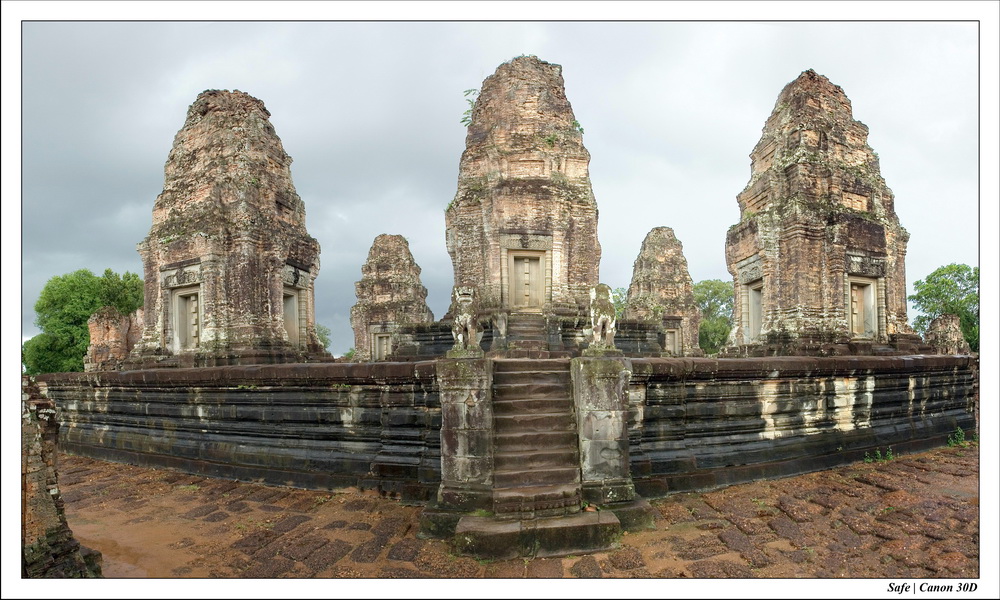 2006   07   Temple angkor   Pano Mebon oriental